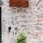 Palace 4*